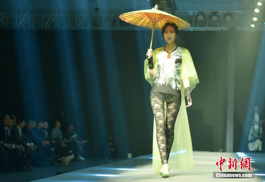 不須辭by詩無茶