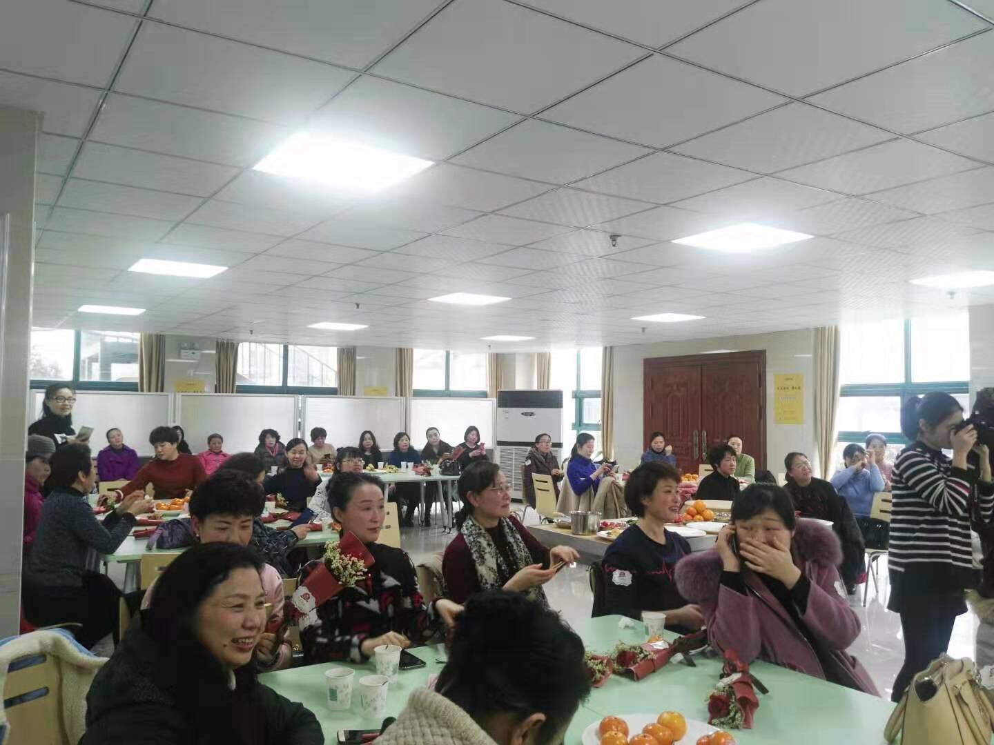 《回聲》by賣菜.txt