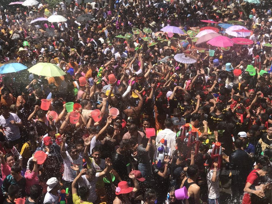 與空姐同居的日子筆趣閣